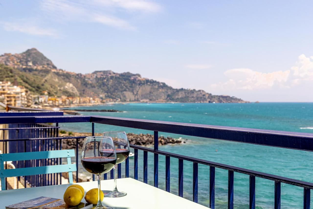 Mari Sea Home Giardini Naxos Bagian luar foto