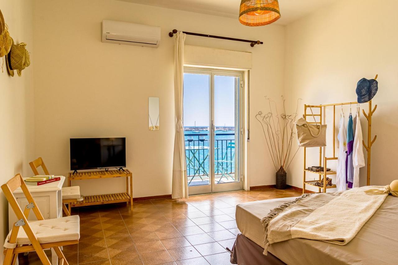 Mari Sea Home Giardini Naxos Bagian luar foto